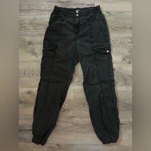 Garage black cuffed cargo pants. Size: Medium